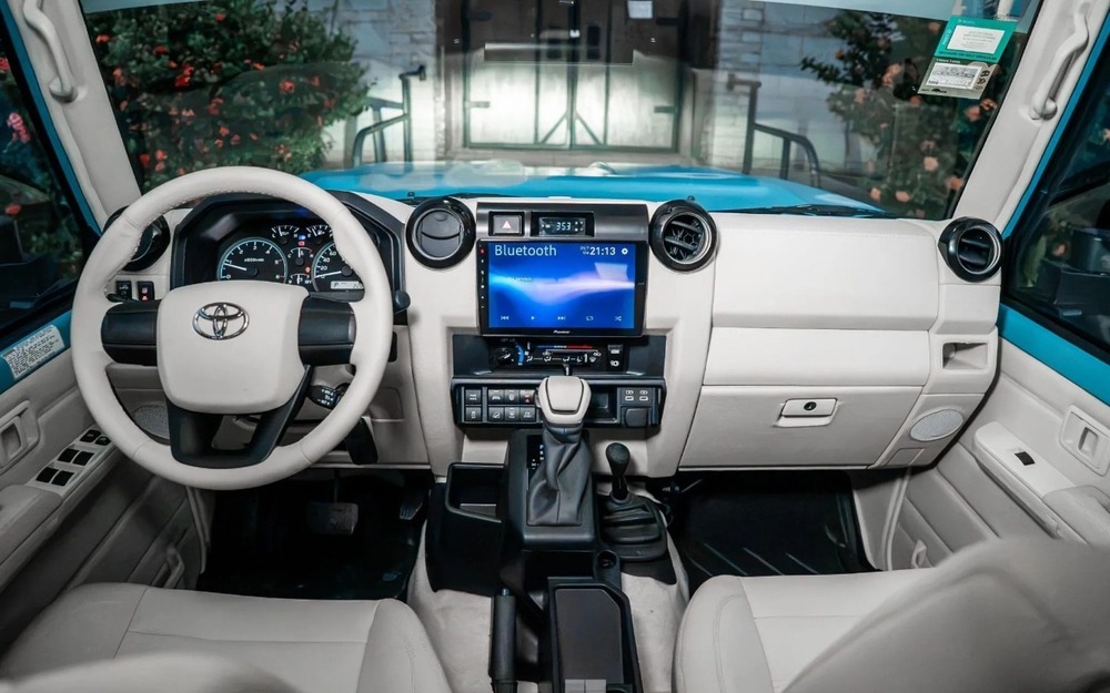 Toyota Land Cruiser LC76