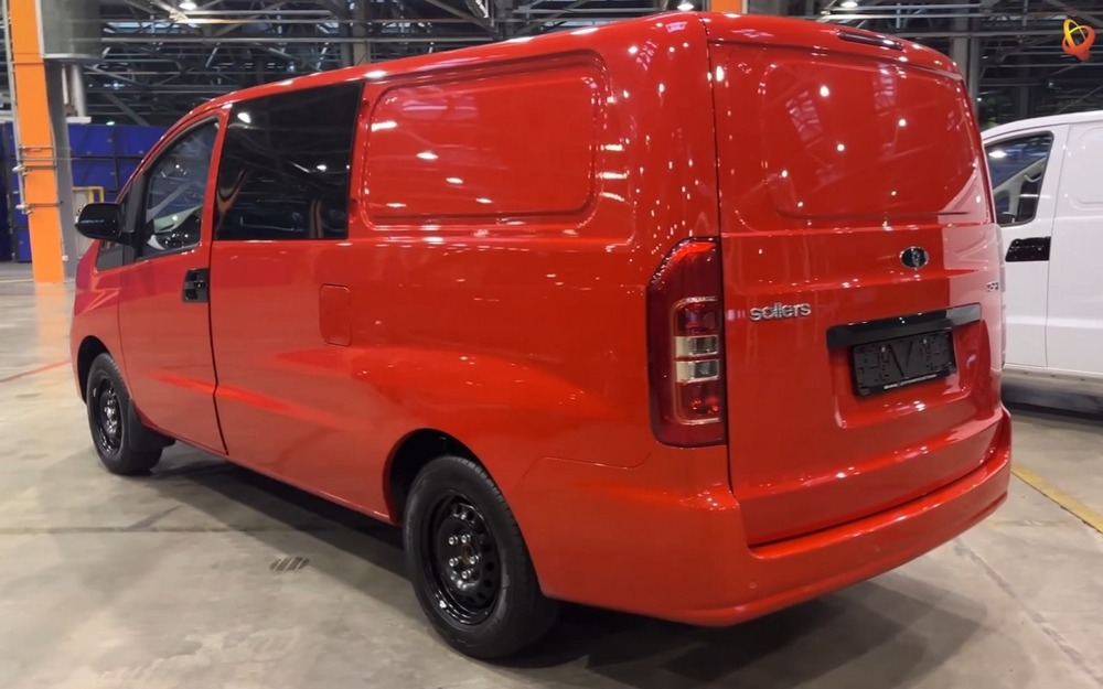 Названы сроки появления грузопассажирской версии Sollers SF1