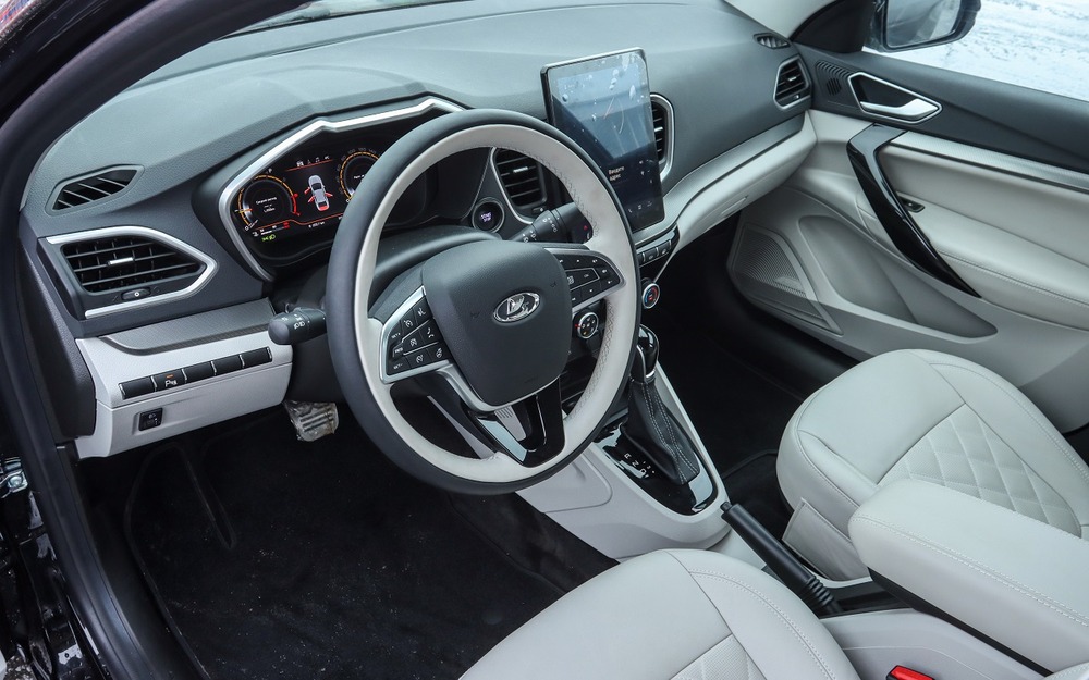 Интерьер Lada Aura