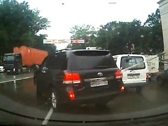 Приморский губернатор занялся починкой имиджа власти на дорогах