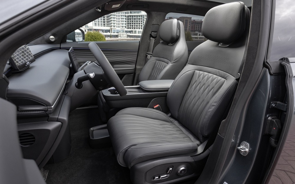 Интерьер Exlantix ET