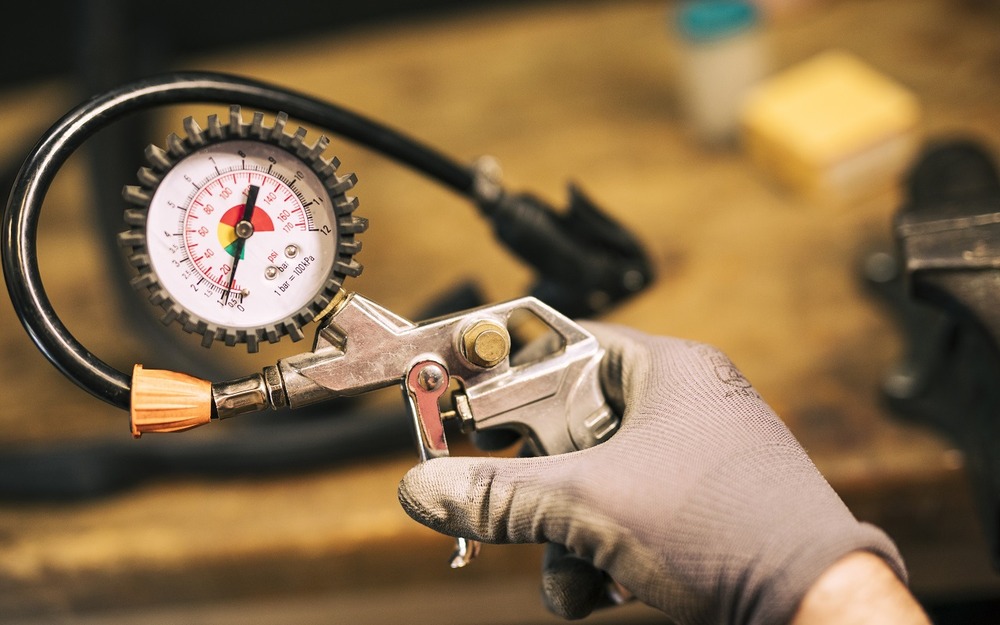 Как заморозки и оттепели влияют на давление в шинах?