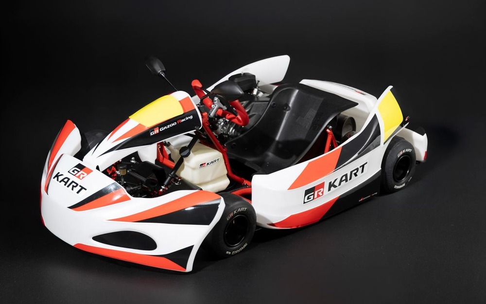 Toyota выпустила семейный карт - обучаться можно со смартфона