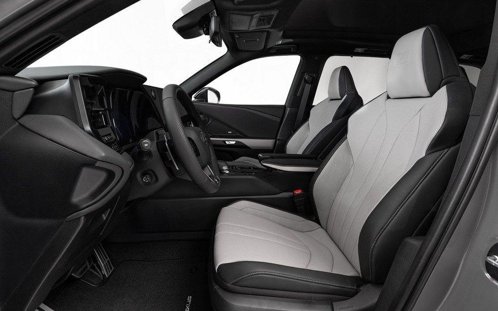 Интерьер Lexus TX 500h F Sport