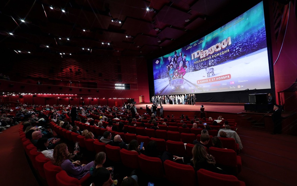 Теплая зимняя комедия о семье и поддержке: прошла премьера фильма «По-братски»