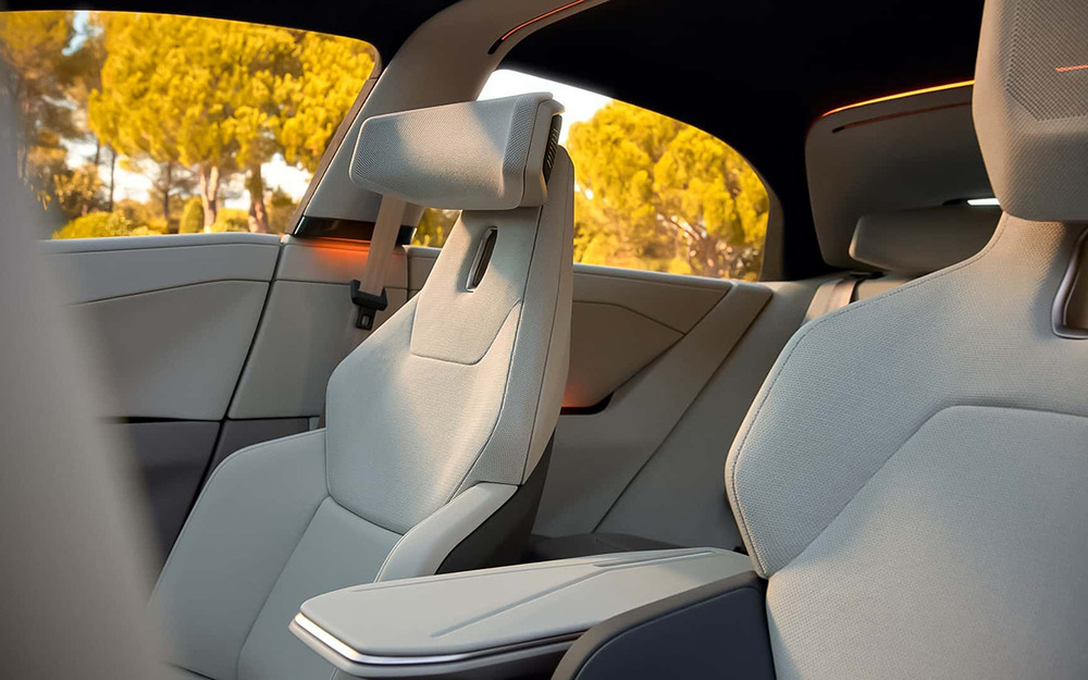 Интерьер Toyota Corolla