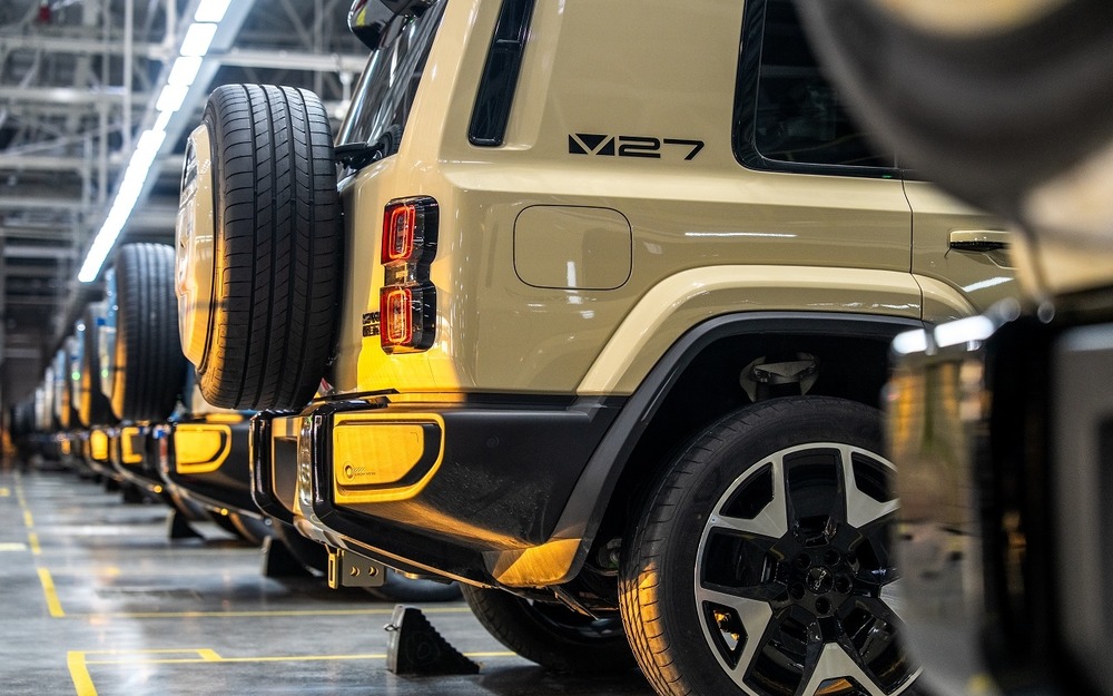 Первый серийный гибридный внедорожник iCaur V27