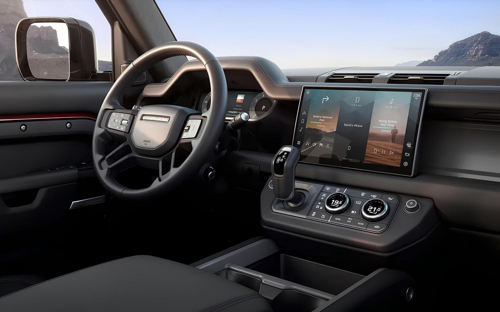 Land Rover Defender 2024