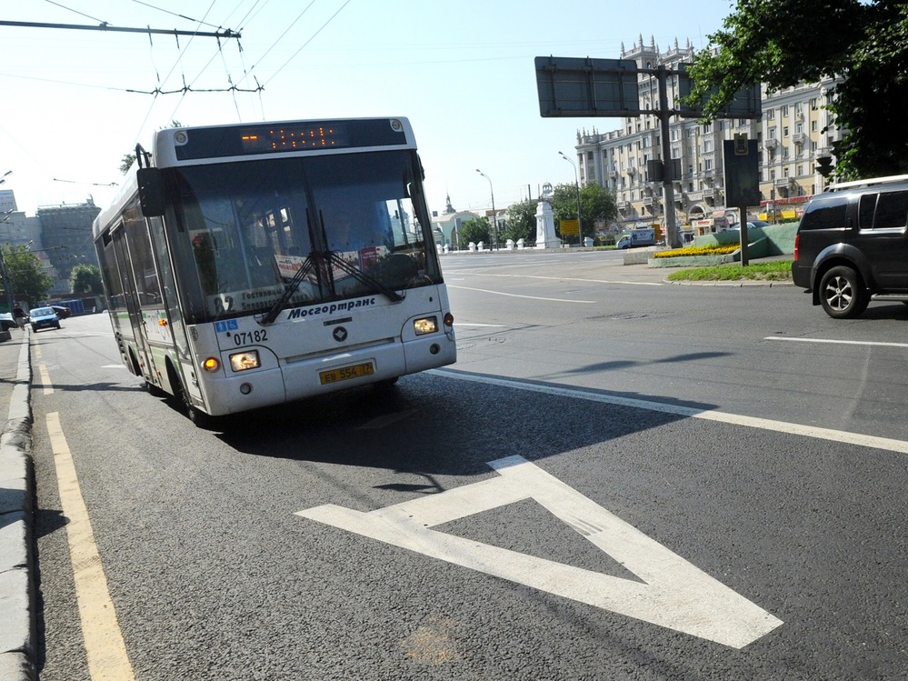 Автобусы будут фиксировать нарушения на «выделенках» в 2015 году