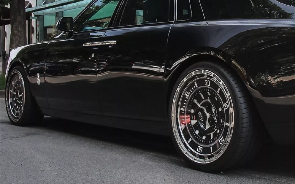 Скептики скажут «ИИ»: самые странные диски Rolls-Royce в мире