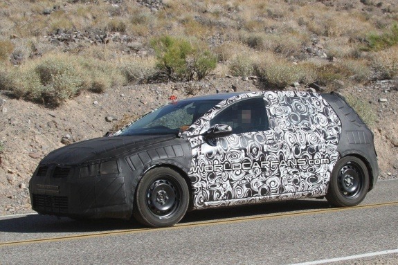 Новый VW Golf покажут осенью в Париже