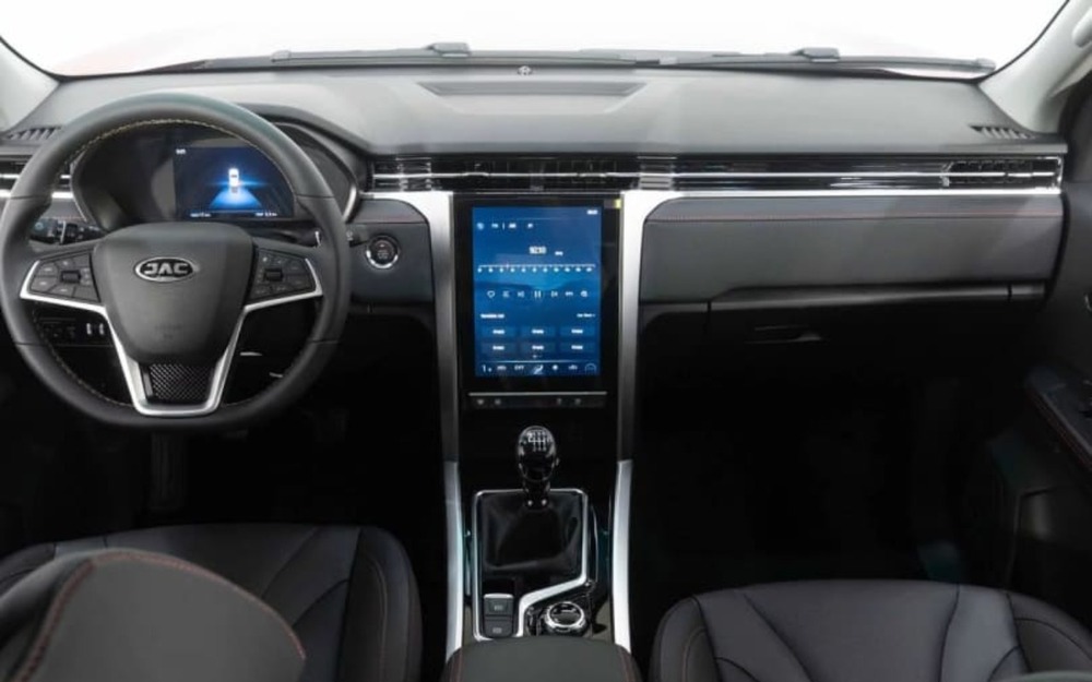 Интерьер JAC T8 PRO