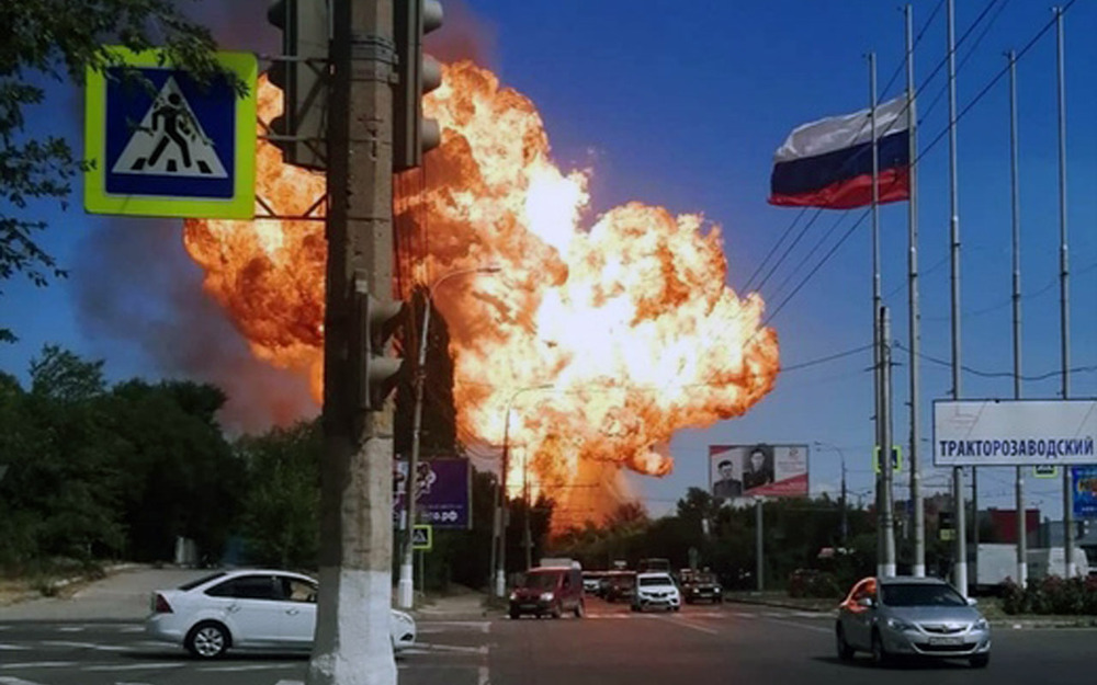 Взрыв газовой автозаправки сегодня (видео)