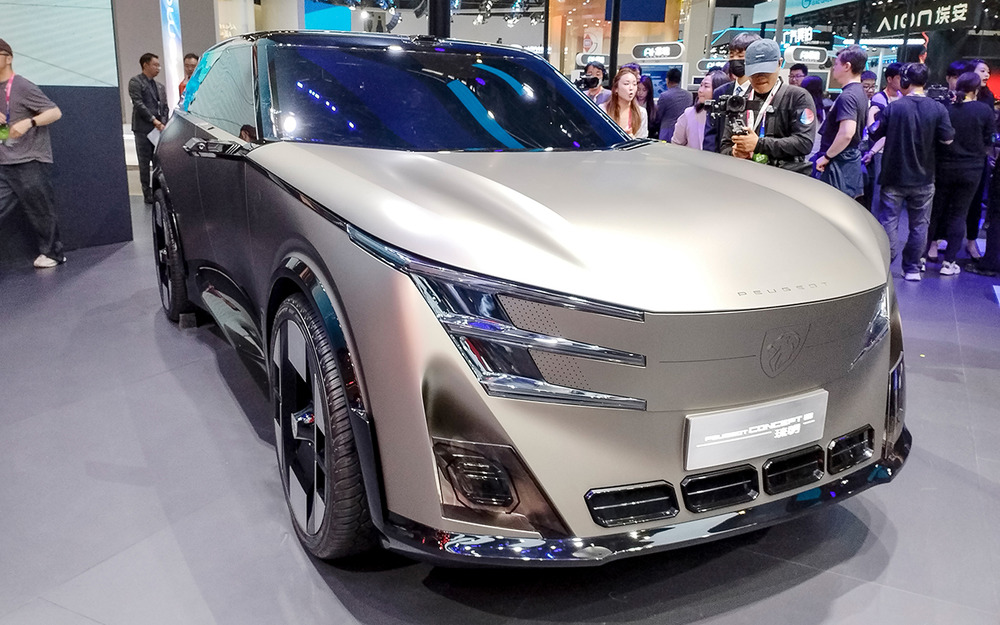 Peugeot Concept 8 - кроссовер