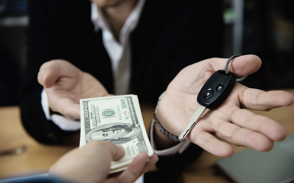 Курс доллара снизился: что будет со стоимостью новых машин