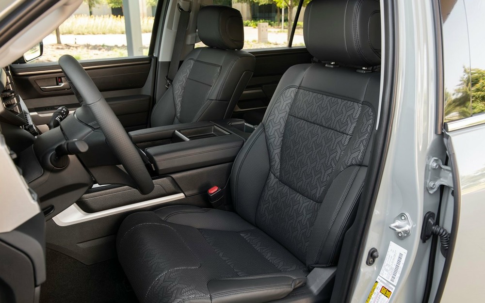 Интерьер Toyota Sequoia XK80
