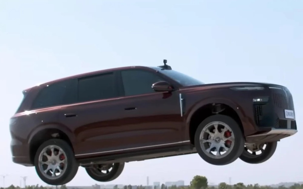Краш-тест Voyah Taishan X8