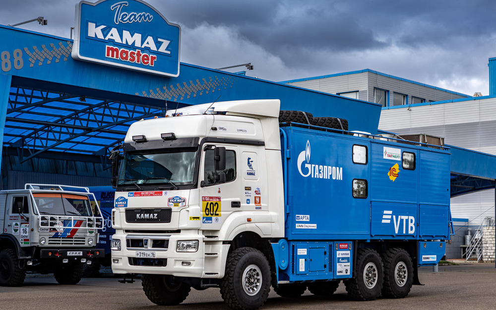 В продаже появился легендарный КАМАЗ - мобильный штаб команды чемпионов