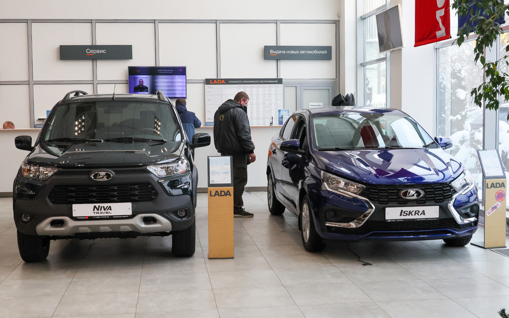 Ключевая ставка, локализация, утильсбор или господдержка: что изменит авторынок России в 2026 году