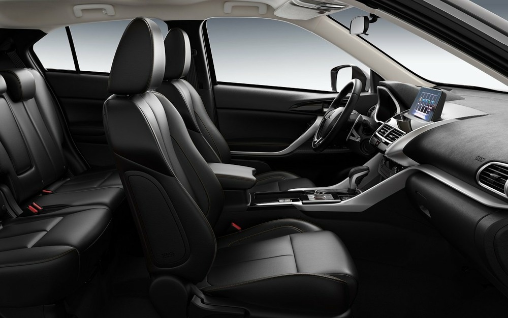 Интерьер Mitsubishi Eclipse Cross