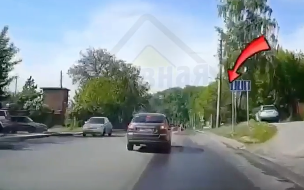 Случай потрясающей глупости: не заметил 5 знаков, летя по встречке (видео)