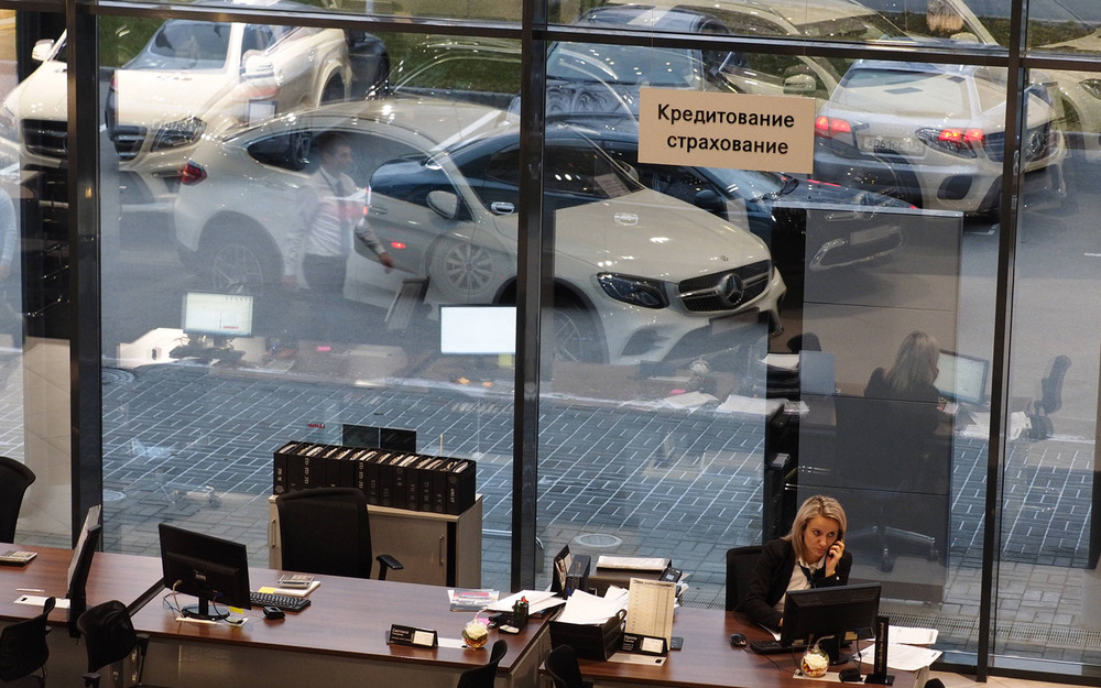 У дилеров иссякли запасы иномарок, но выбор меньше не станет