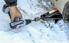 «Женим» домкрат с шуруповертом - все рабочие приспособы