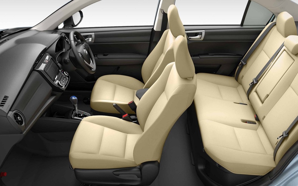 Интерьер Toyota Corolla Axio