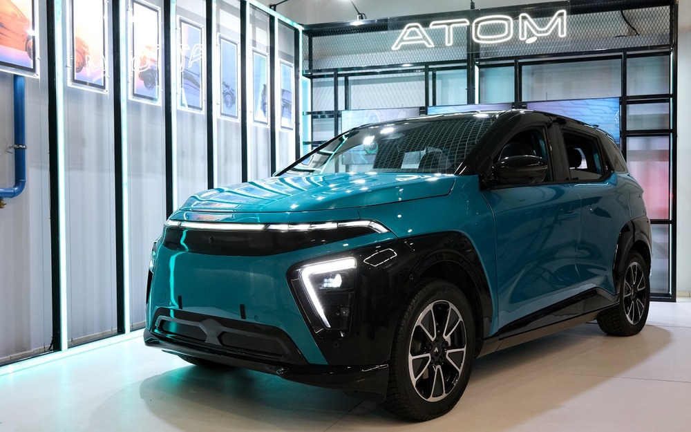 «Выдержит ли в морозы»: электромобиль Атом оценили студенты