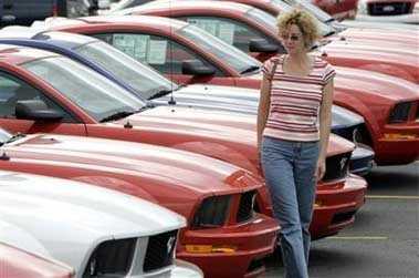 Продажи GM и Ford в сентябре резко упали