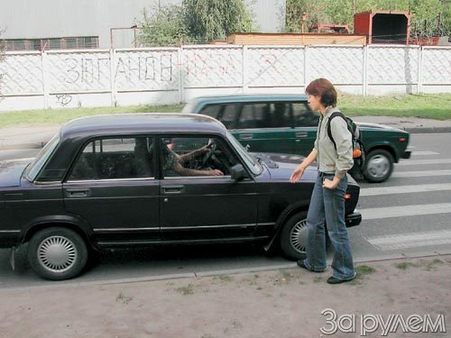 C московских вокзалов и аэропортов уберут нелегальные такси