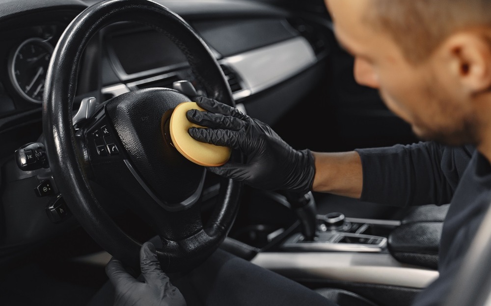 Истертый руль и грязные диски: что машина может рассказать о хозяине