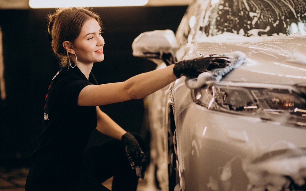 В РФ водители перешли на самостоятельный уход за своими авто