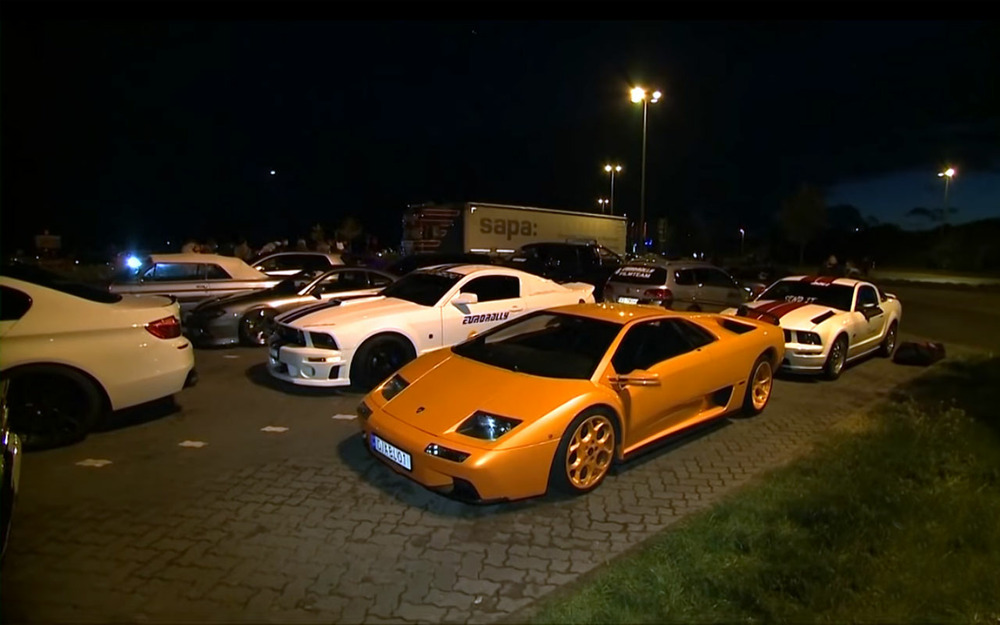 У стритрейсеров конфисковали 120 спортивных автомобилей
