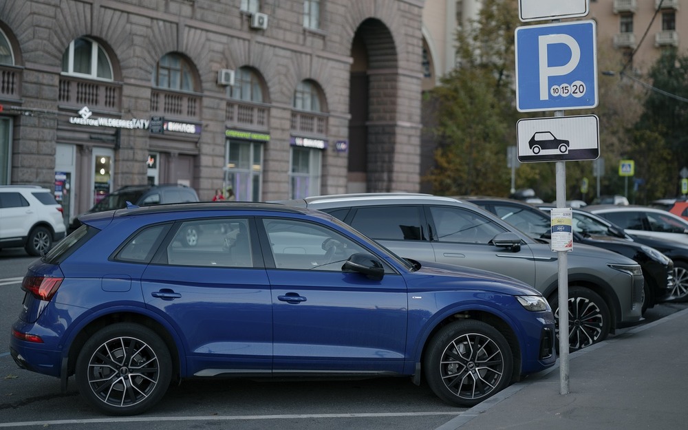 Максим Ликсутов: 60 тыс. водителей получили возможность приоритетной парковки рядом с домом