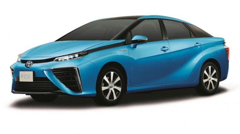 В Японии будут субсидировать продажи седана Toyota на топливных элементах