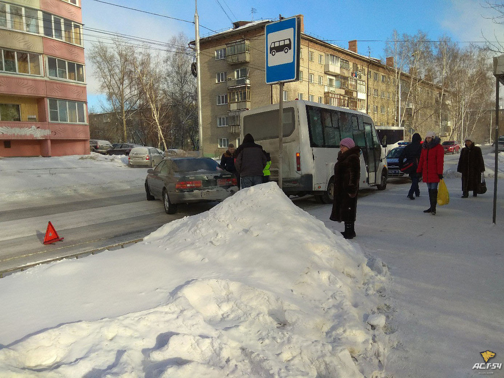 Кто виноват в банальной аварии иномарки с автобусом - бурное обсуждение в соцсетях
