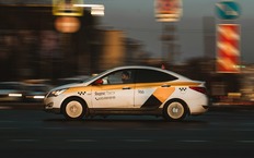 Такси резко подорожает в Петербурге после запрета работы мигрантов