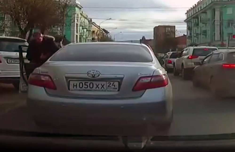 Вежливость на дороге (ВИДЕО)