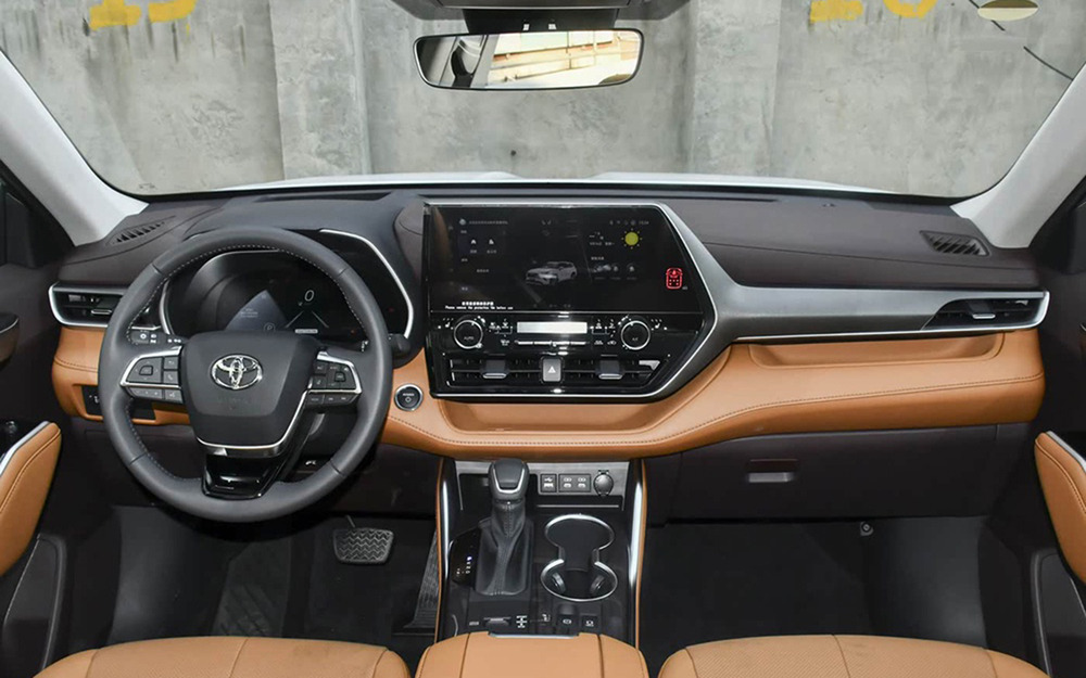 Интерьер Toyota Highlander