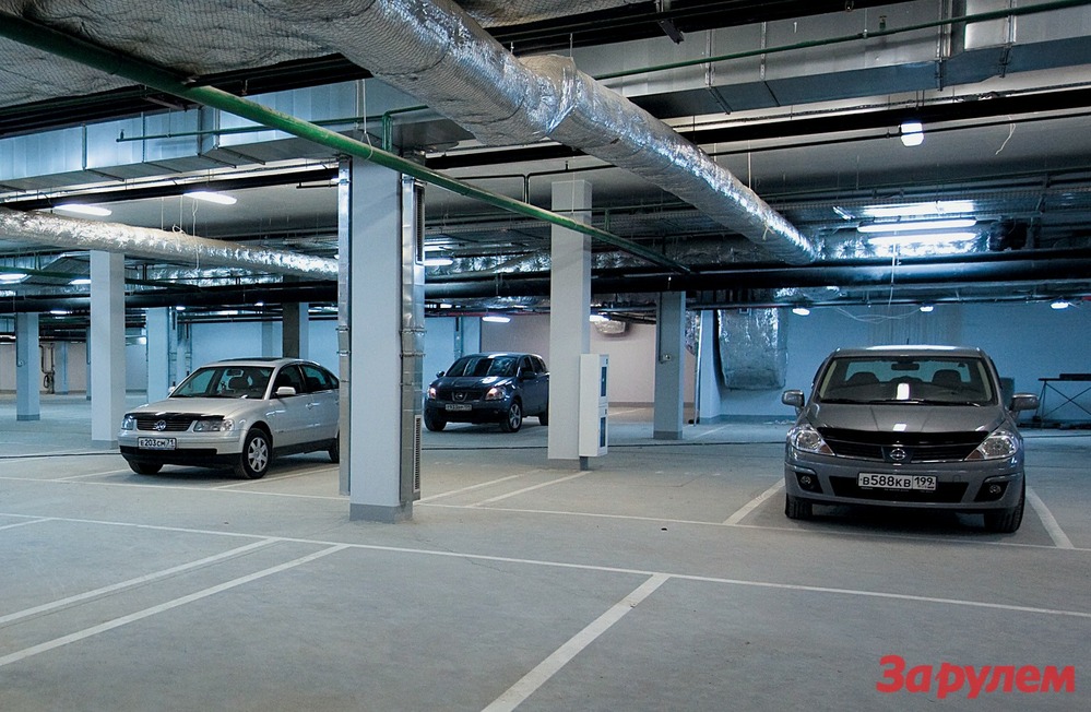 Москва: подэстакадные парковки