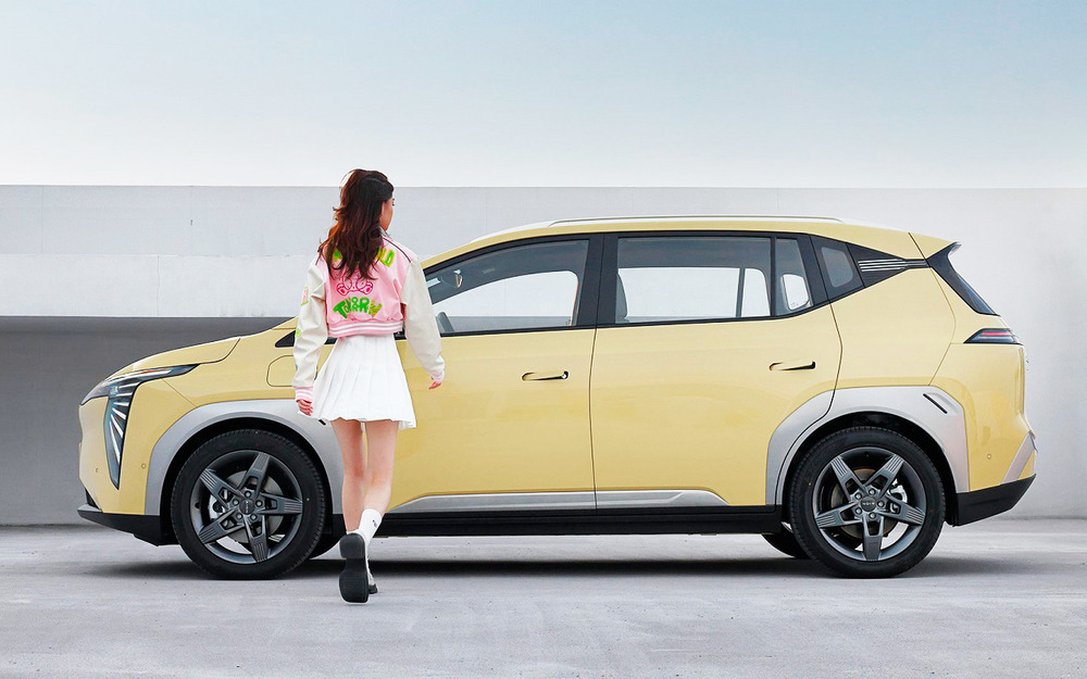 GAC Aion Y Plus - мощность 204 л.с., передний привод, запас хода 300-430 км, зарядка 20-80% - за полчаса