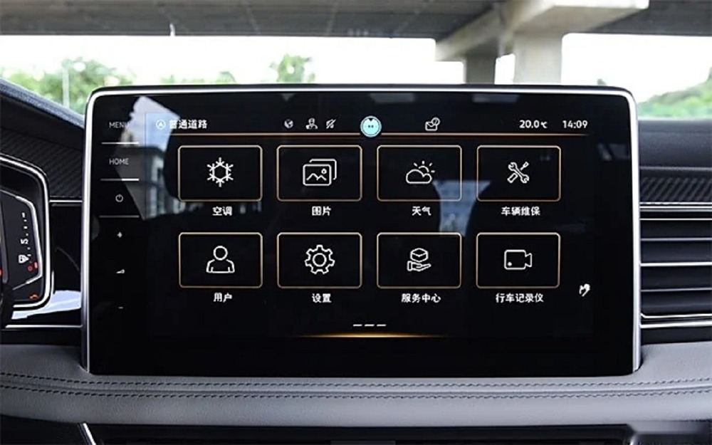 Интерьер Volkswagen Tiguan L 300TSI Longxing