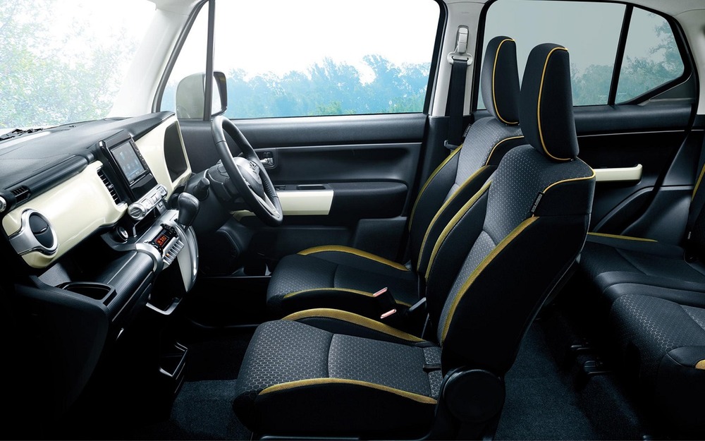 Интерьер Suzuki Xbee