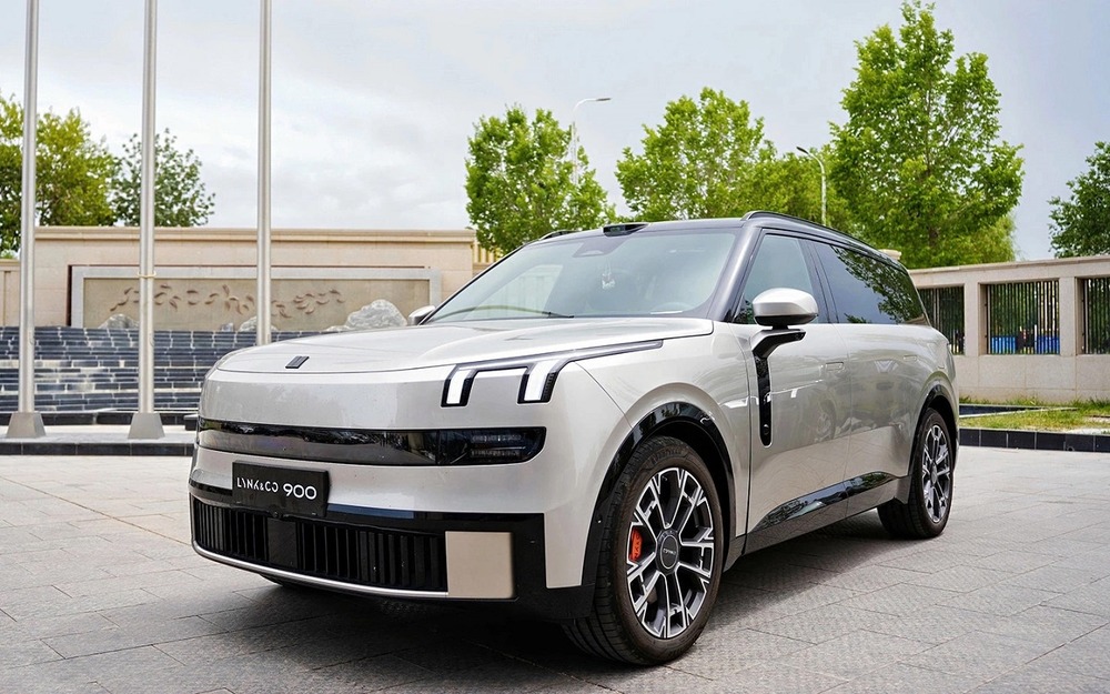 Lynk &amp; Co 900
