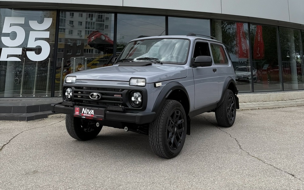 Lada Niva Sport в новом цвете впервые показалась на фото
