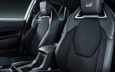 Интерьер Toyota Corolla Cross GR Sport