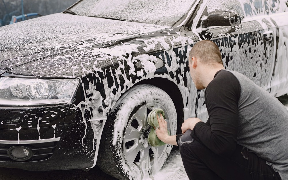 Эксперт назвал идеальное время для тщательной мойки автомобиля после зимы