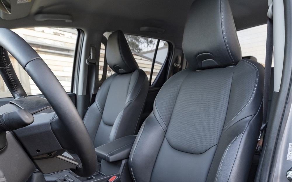 Интерьер Toyota Hilux 2026