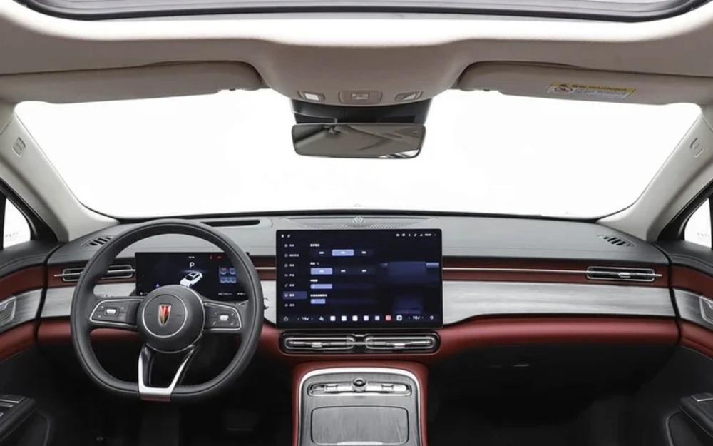 Интерьер Hongqi H5